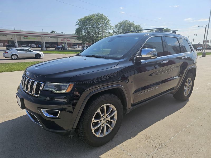 Used 2017 Jeep Grand Cherokee LimitedImage 4