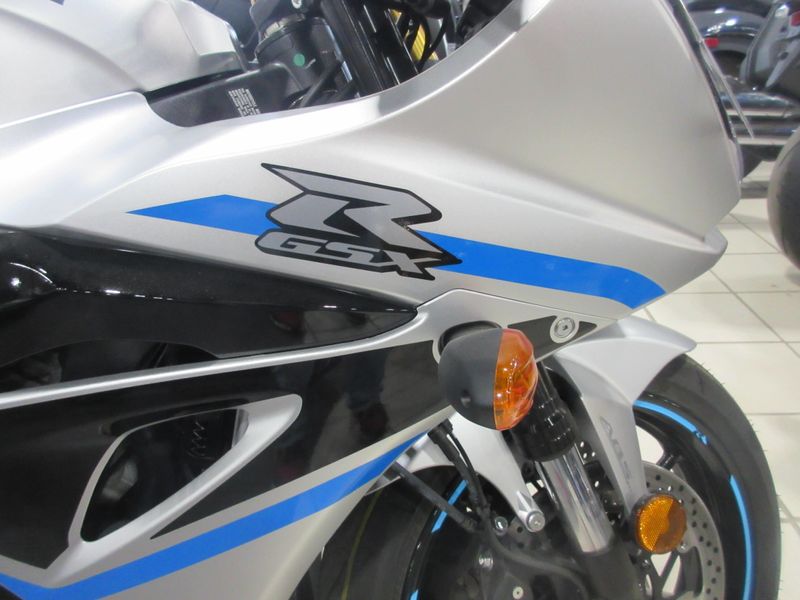 USED 2025 SUZUKI GSX-R1000 Image 10