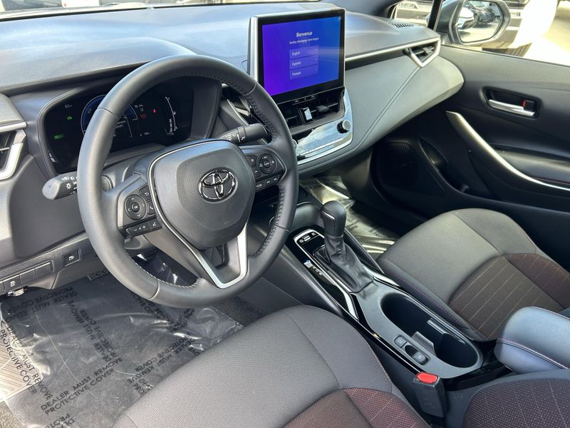 Used 2025 Toyota Corolla SEImage 15