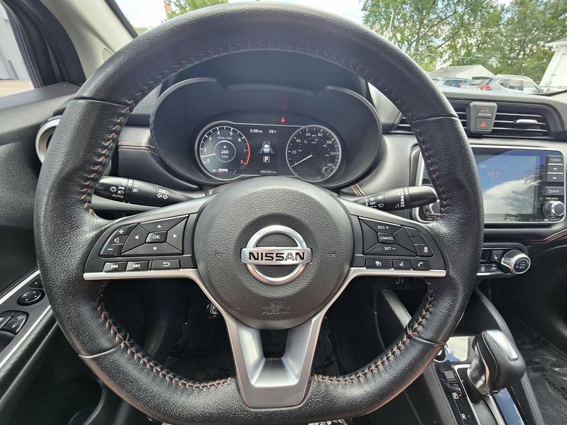 2020 Nissan Versa SRImage 16