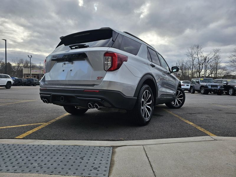 Used 2020 Ford Explorer STImage 5