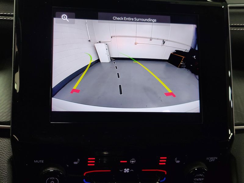 Used 2024 Jeep Grand Cherokee Laredo Luxury Tech V6 4X4Image 23