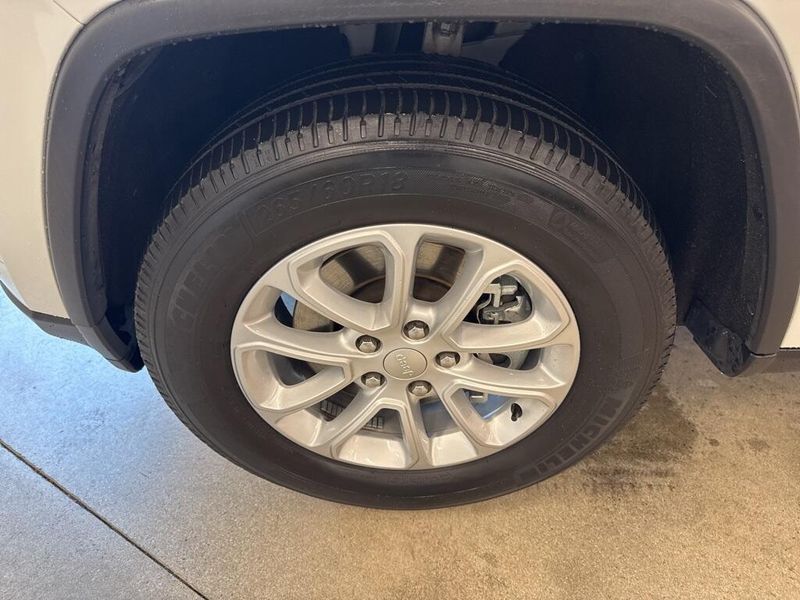 2022 Jeep Grand Cherokee WK Laredo E