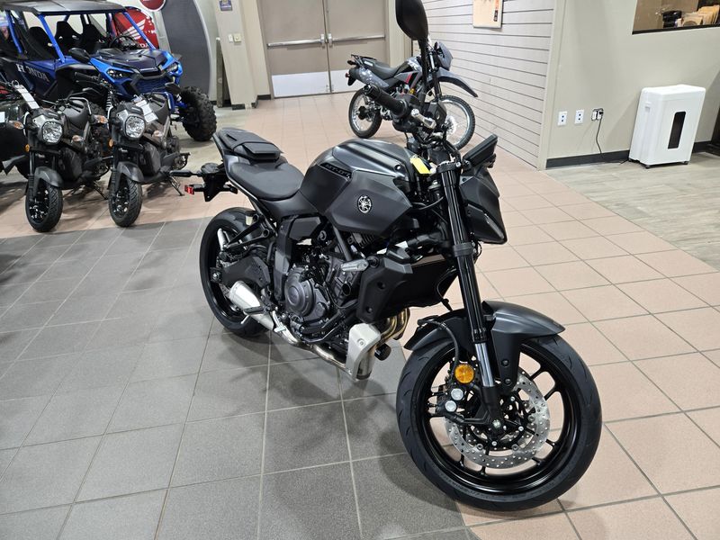 2025 Yamaha MT07 MATTE CHARCOAL BLACK Image 1