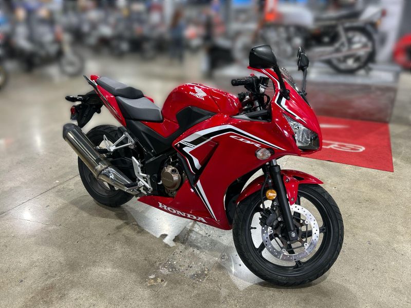 2022 Honda CBR300R Base Image 22