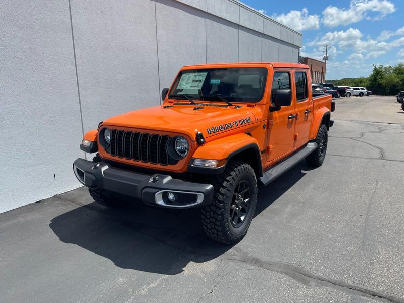 2025 Jeep Gladiator Sport photo 2