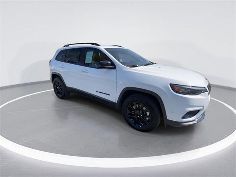 2023 Jeep Cherokee AltitudeImage 2