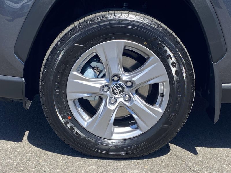 New 2025 Toyota RAV4 Hybrid LEImage 8