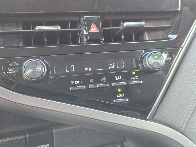 Used 2024 Toyota Camry SE Auto (Natl)