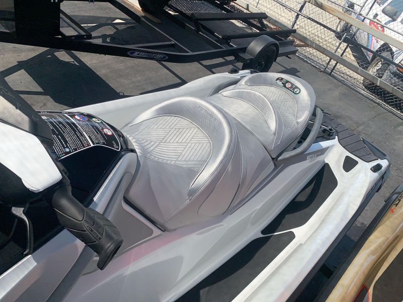 New 2025 Sea-Doo GTX LIMITED 325 (SOUND SYSTEM) Image 20