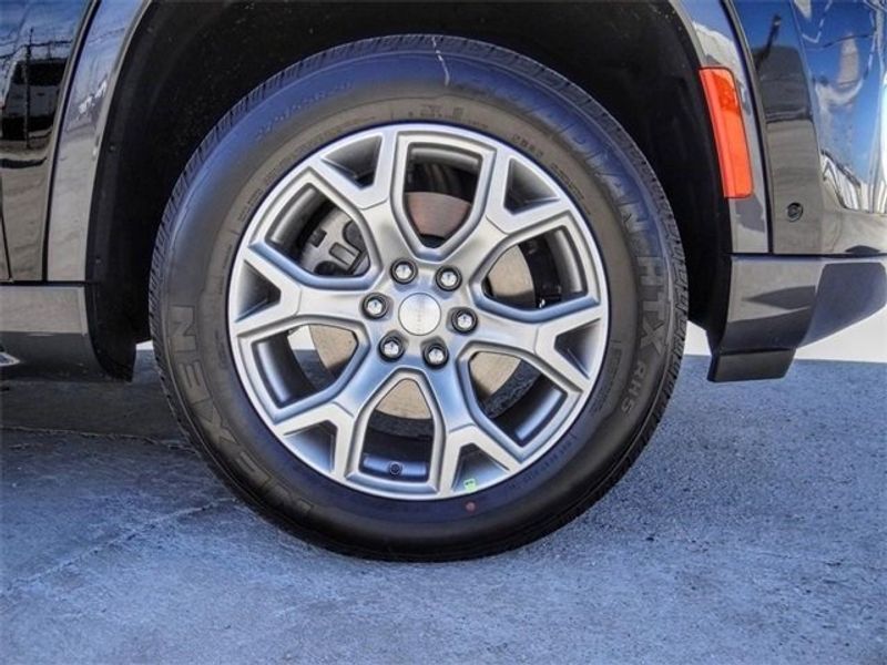 2022 Wagoneer Series II 4x2Image 18