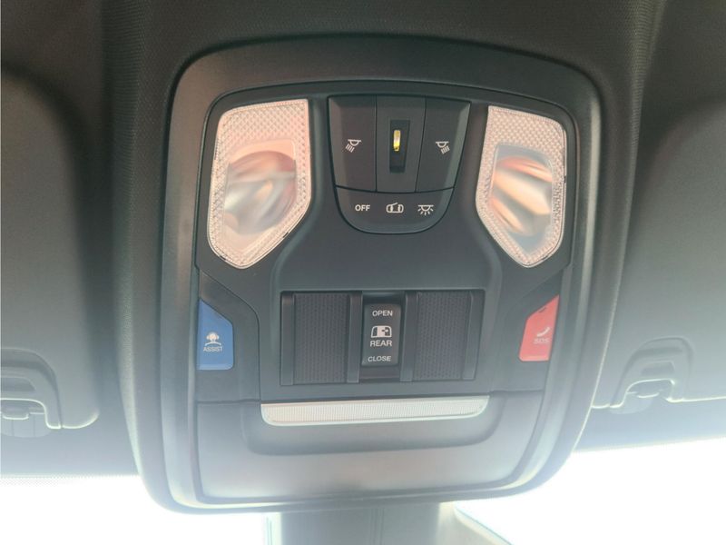 New 2026 RAM 1500 Express Crew Cab 4x4 5'7' Box