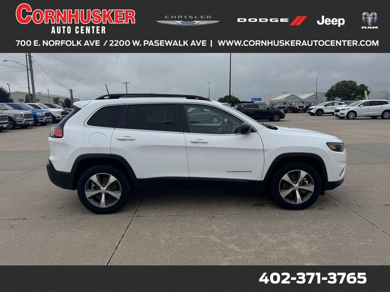 Used 2022 Jeep Cherokee LimitedImage 1