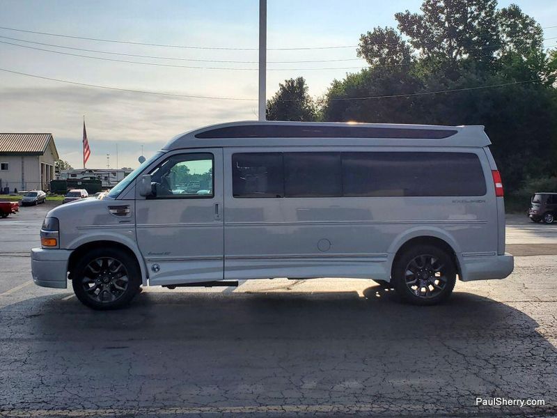 Used 2023 Chevrolet Express Cargo Image 5