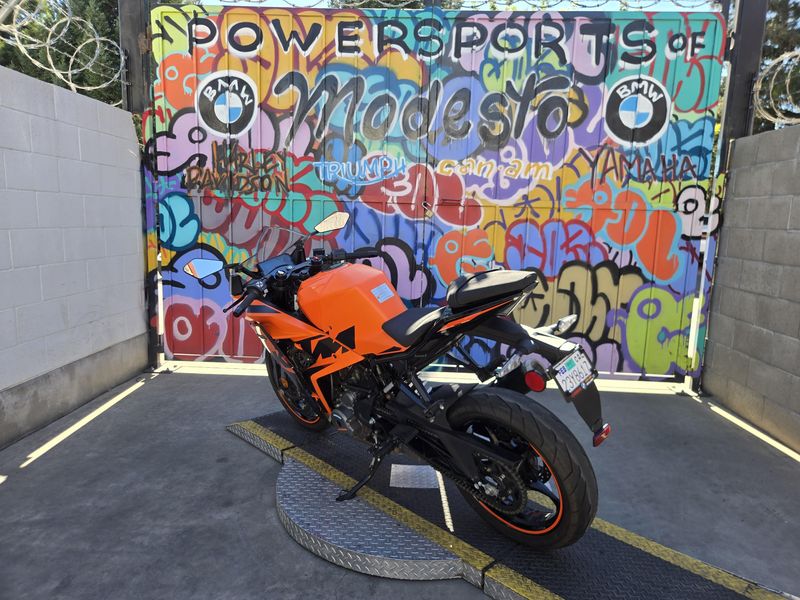 Used 2023 KTM RC 390 Image 7