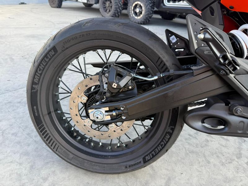 New 2025 KTM 390 SMC R Image 12