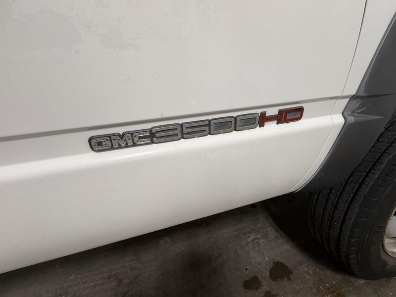 Used 1999 GMC Sierra C3500 HD Chassis Image 8