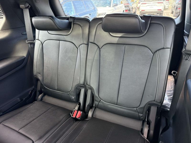 New 2026 Jeep Grand Cherokee L Limited Reserve 4x4