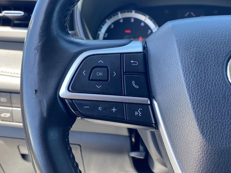 Used 2022 Toyota Highlander LEImage 27