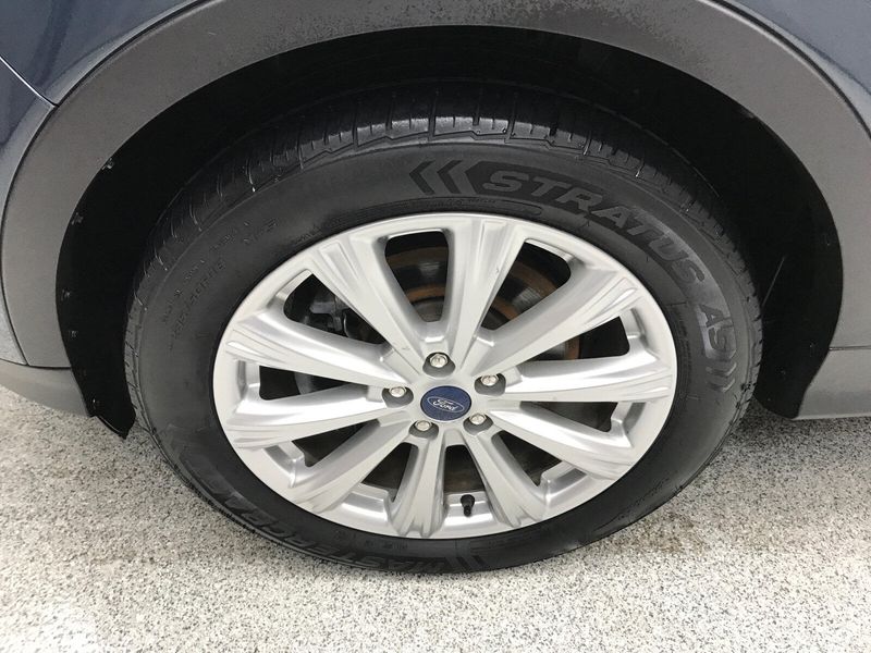 Used 2019 Ford Escape SELImage 2