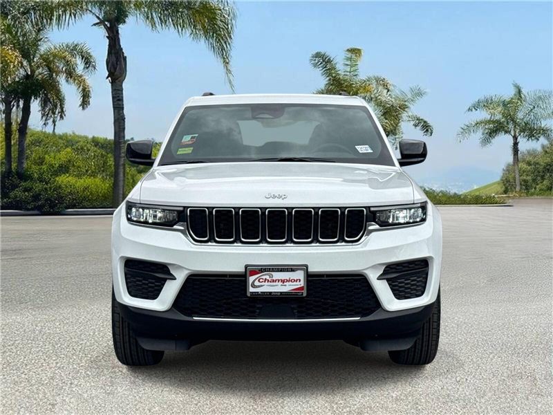 New 2026 Jeep Grand Cherokee Laredo 4x2
