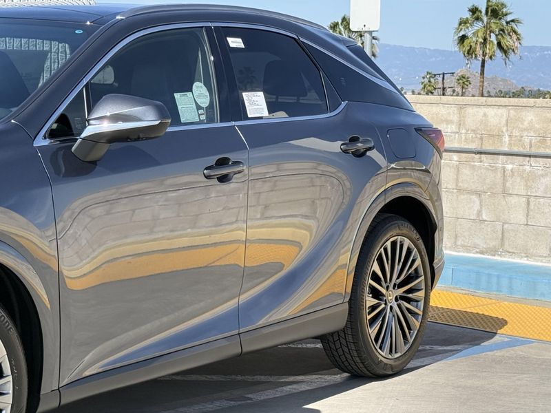 New 2026 Lexus RX 450h+ LuxuryImage 8