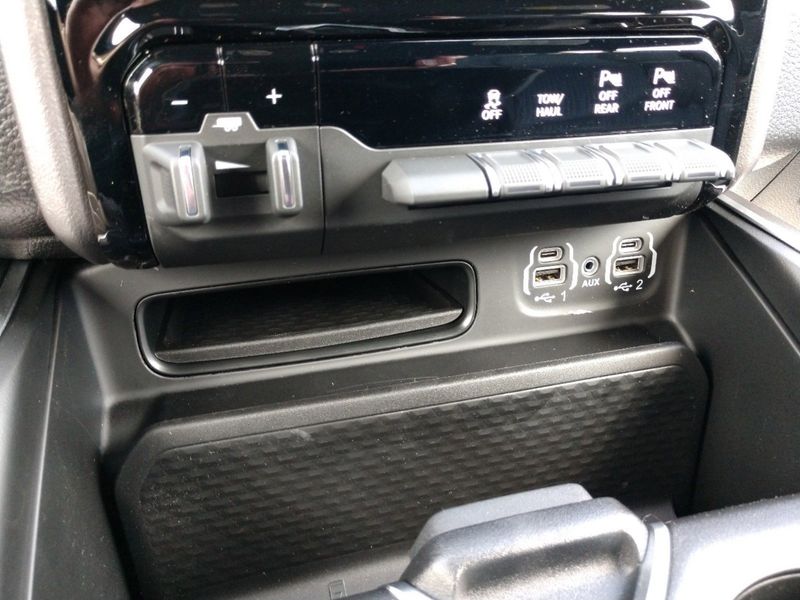 2023 RAM 1500 Big Horn Crew Cab 4x4 5