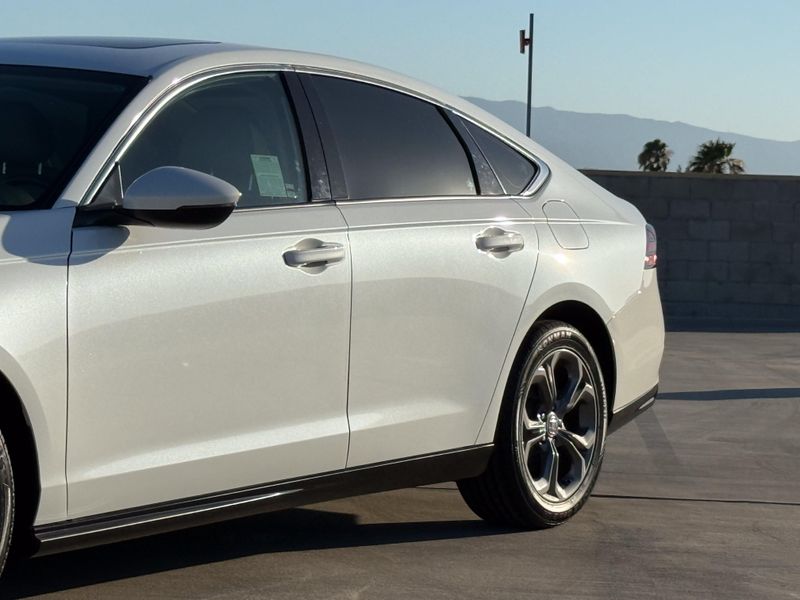 Used 2023 Honda Accord Hybrid EX-LImage 9