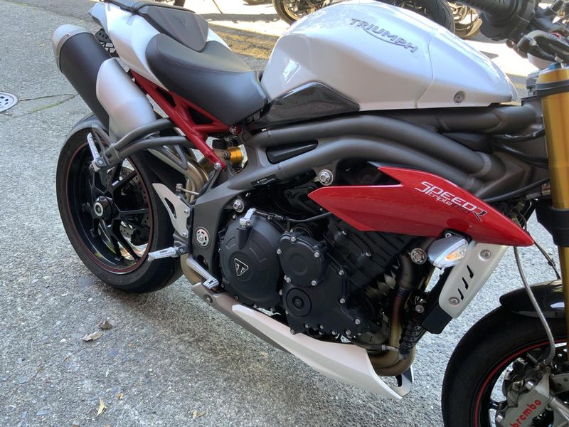 2017 Triumph SPEED TRIPLE R 