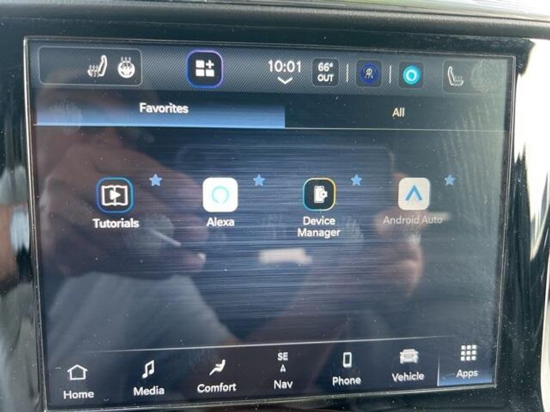 2024 RAM 1500 LaramieImage 38