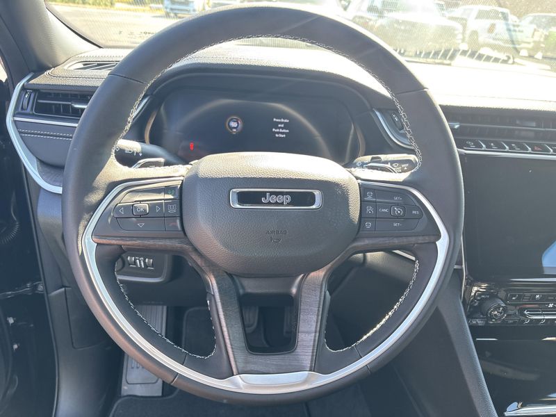 New 2025 Jeep Grand Cherokee Limited 4x4Image 23