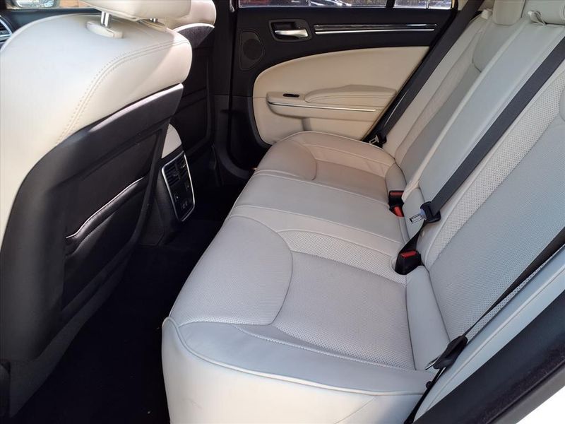 Used 2023 Chrysler 300 TouringImage 11