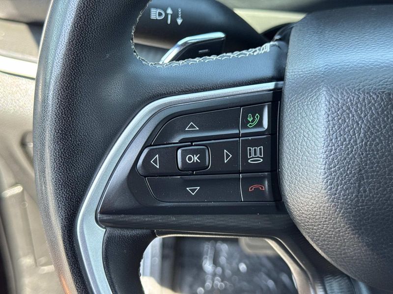 Used 2023 Jeep Grand Cherokee Altitude 4x4