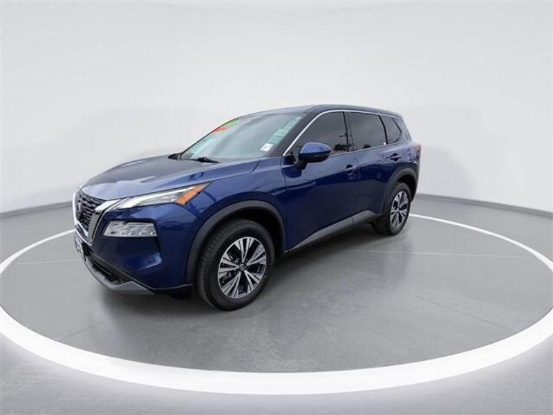 2021 Nissan Rogue SVImage 4
