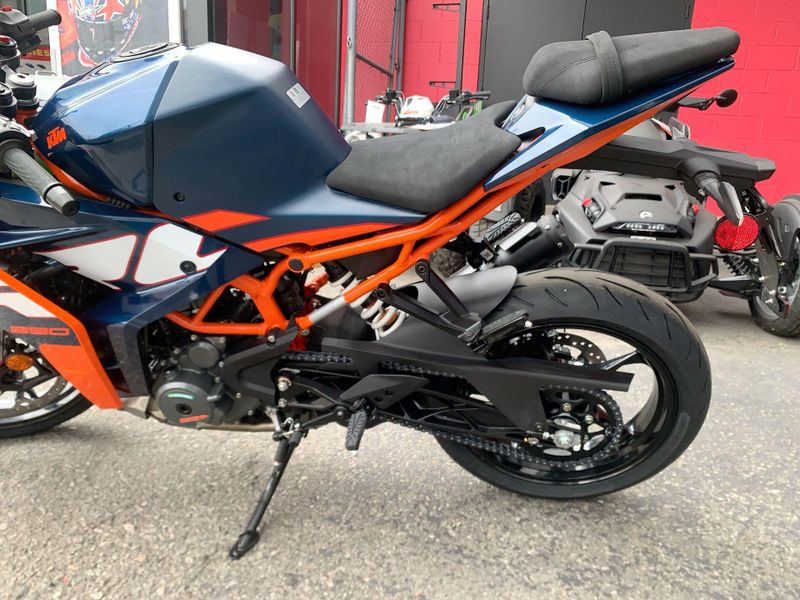 New 2024 KTM RC 390 Image 13