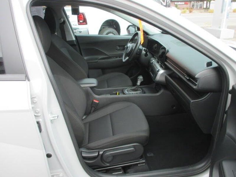 Used 2024 Hyundai Kona SELImage 23