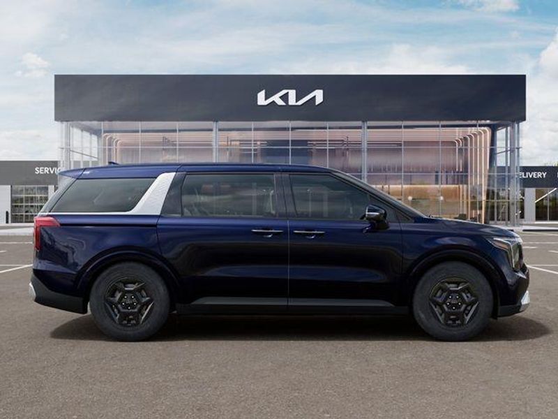 New 2026 Kia Carnival LXSImage 8