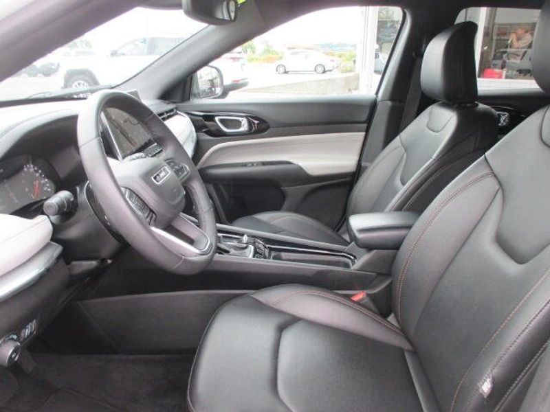 Used 2024 Jeep Compass LimitedImage 21