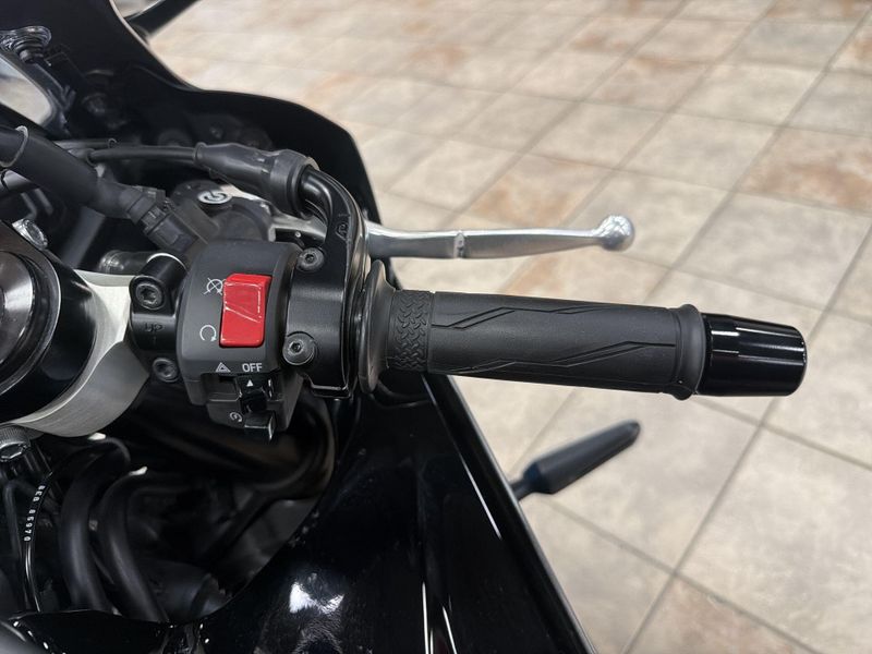 Used 2024 Yamaha YZF-R7 CA Image 24