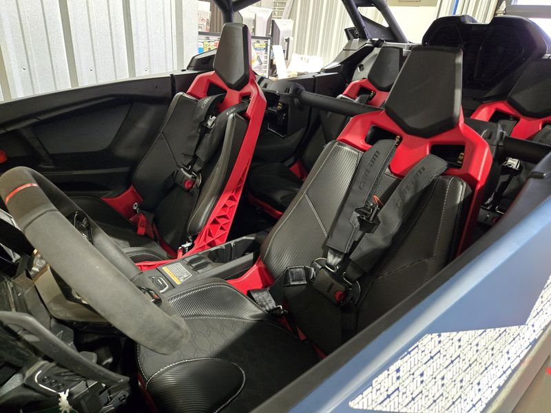2025 Can-Am MAVERICK R MAX X RS 999T DUSTY NAVY AND LEGION RED Image 5