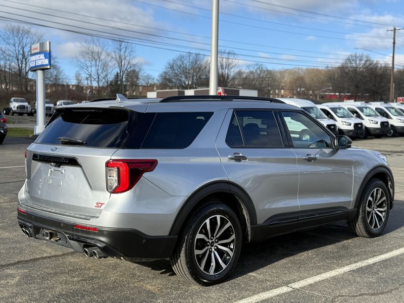2020 Ford Explorer ST photo 2