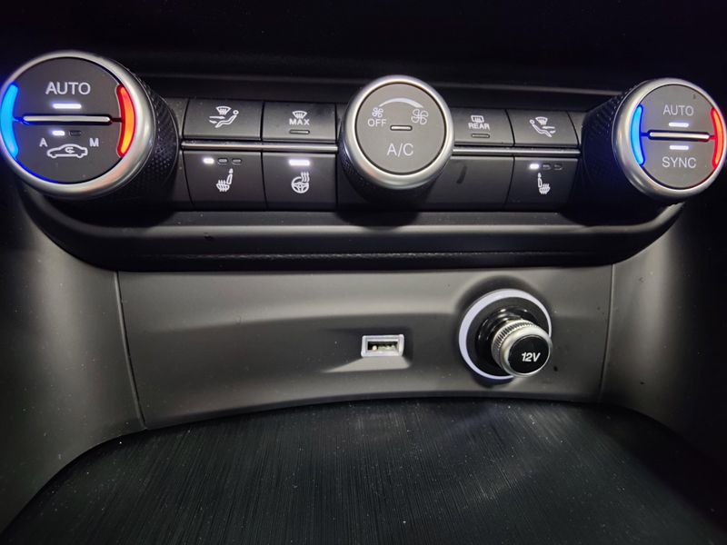 2024 Alfa Romeo Stelvio Sprint Q4 AWD w/Sunroof/Wheel PkgImage 24