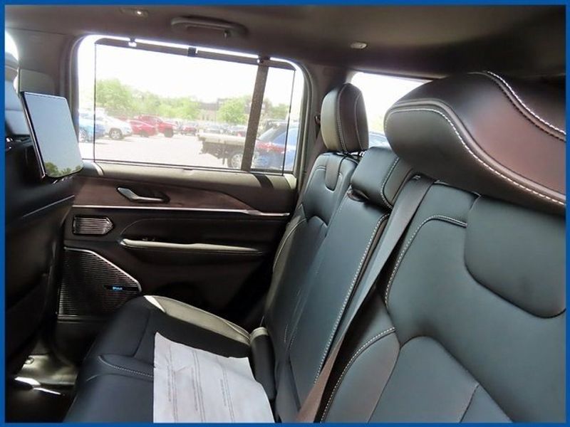2023 Jeep Grand Cherokee 4xe Overland 4xeImage 10