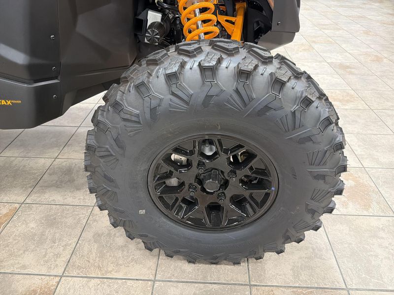 New 2026 Can-Am MAVERICK X3 MAX RS 72 T BL Image 20