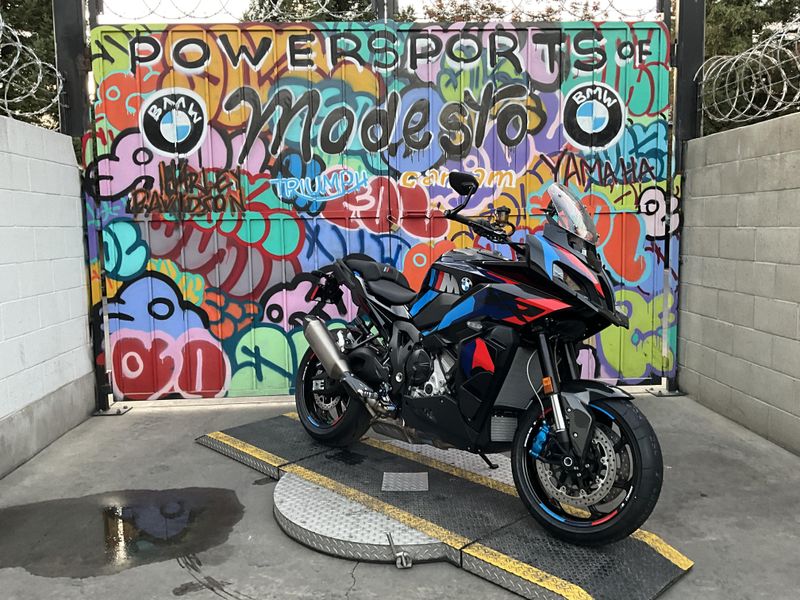 New 2026 BMW M 1000 XR Image 3