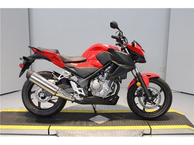 2015 Honda CB 300F in a Red exterior color. Greater Boston Motorsports 781-583-1799 pixelmotiondemo.com 