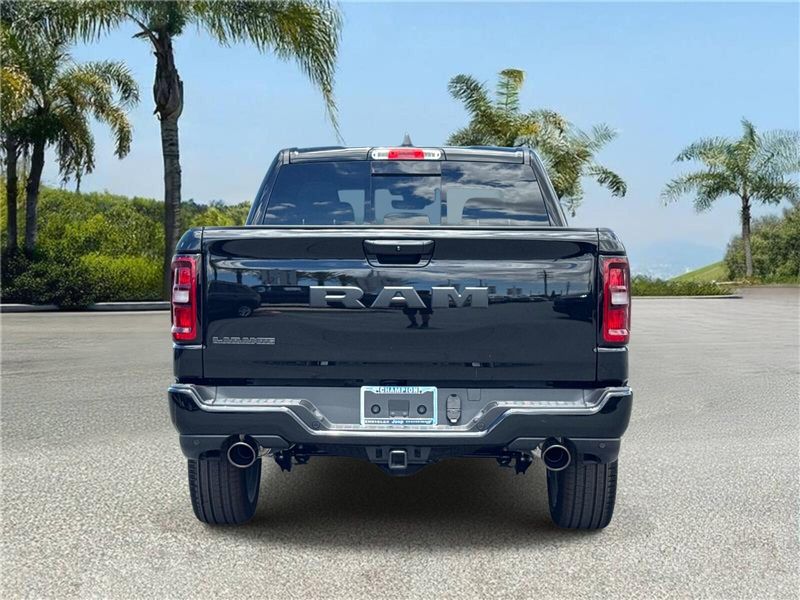 New 2026 RAM 1500 Laramie Crew Cab 4x2 5'7' Box