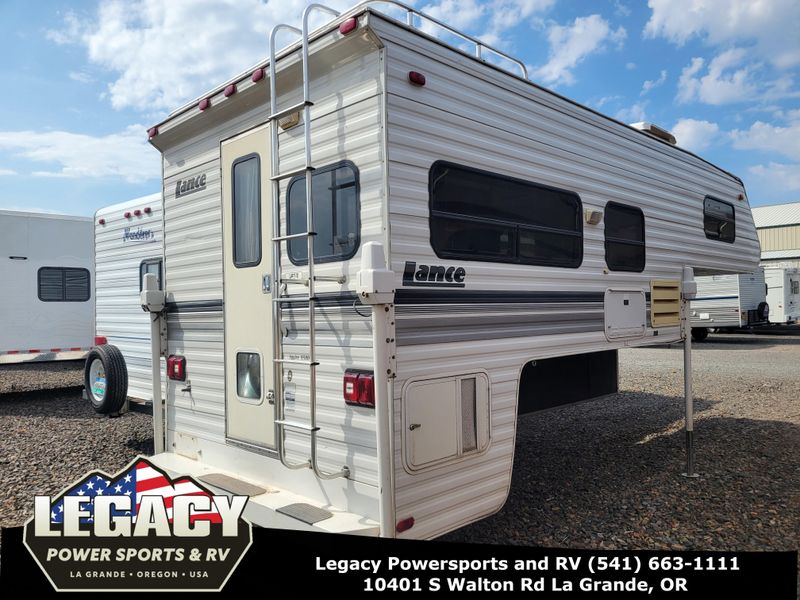 Used 1997 LANCE SQUIRE 9500 Image 1