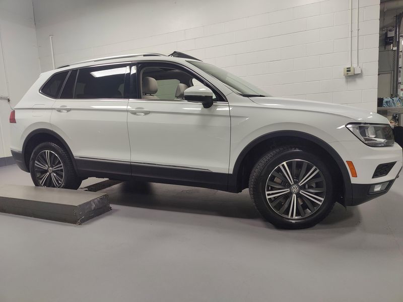 Used 2019 Volkswagen Tiguan SEL AWD w/Sunroof/NavImage 3