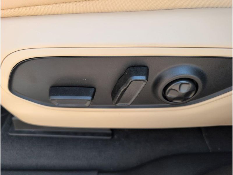 New 2026 Jeep Grand Cherokee Limited 4x4Image 11